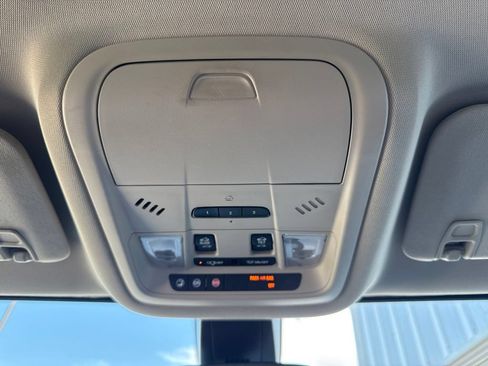 Used 2019 GMC Acadia Denali w/ Technology Package AWD/4WD image 33