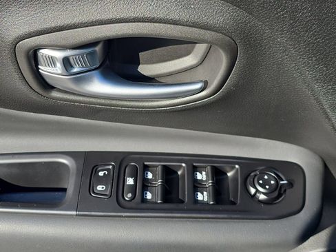 Certified 2022 Jeep Renegade Altitude w/ Convenience Group image 21