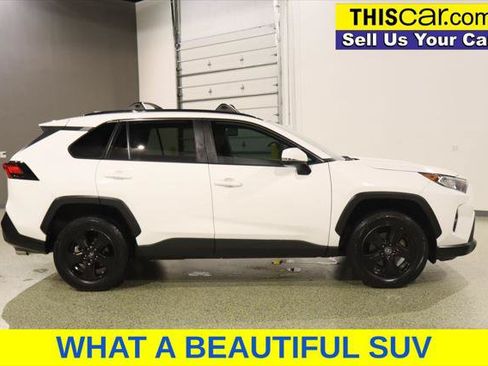 Used 2019 Toyota RAV4 XLE FWD image 9