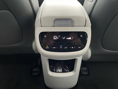 New 2026 Hyundai Ioniq 9 SEL image 18
