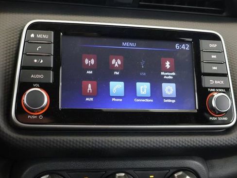 New 2025 Nissan Kicks Play S image 17