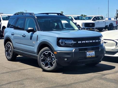New 2025 Ford Bronco Sport Outer Banks w/ Outer Banks Tech Package+ AWD/4WD image 1