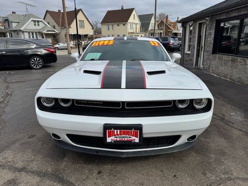Used 2017 Dodge Challenger SXT image 2