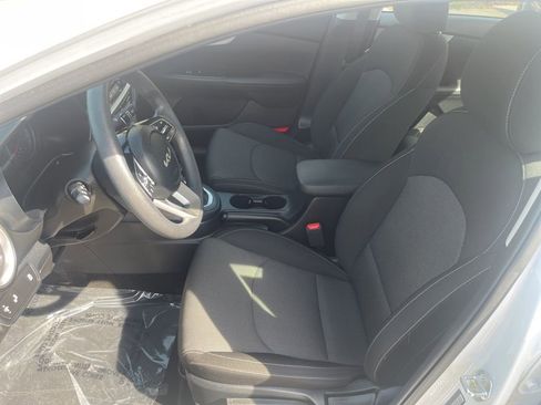 Used 2024 Kia Forte LXS w/ LXS Technology Package FWD image 10