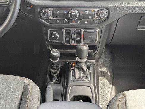 New 2026 Jeep Gladiator Sport image 18