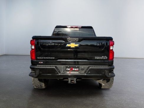 Used 2023 Chevrolet Silverado 2500 High Country w/ Z71 Off-Road Package image 17