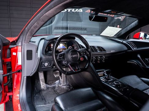 Used 2017 Audi R8 V10 w/ Carbon Exterior Package AWD/4WD image 43