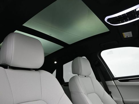 New 2025 Porsche Macan image 20