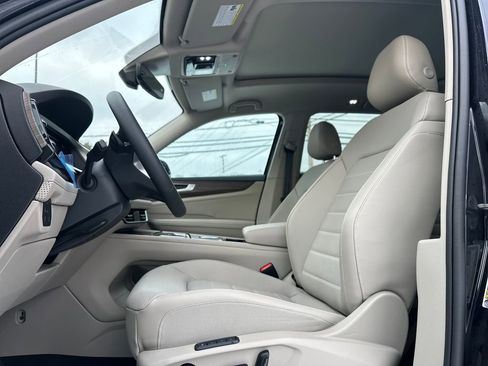 New 2026 Volkswagen Atlas SEL image 3