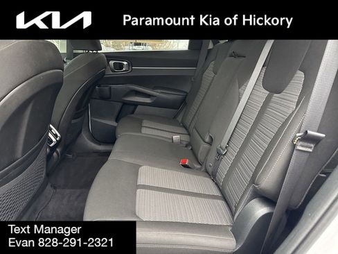 Used 2023 Kia Sorento LX image 16