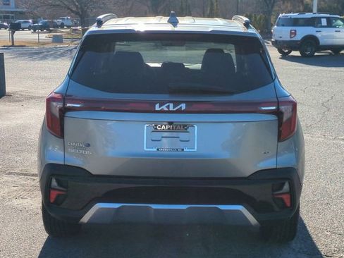 Used 2024 Kia Seltos EX image 4