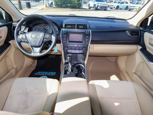 Used 2015 Toyota Camry LE FWD image 15