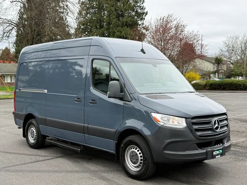 Used 2019 Mercedes-Benz Sprinter 144 image 9