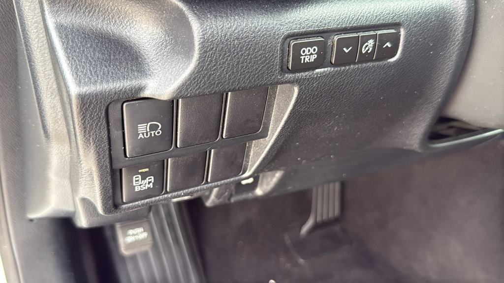 Used 2018 Lexus IS 300 w/ Accessory Package 2 RWD image 36