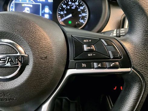 Used 2019 Nissan Kicks SV FWD image 18