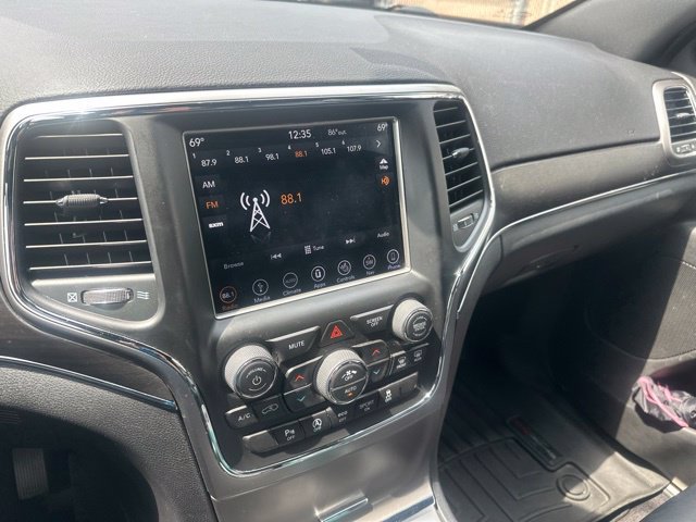 Used 2018 Jeep Grand Cherokee Limited AWD/4WD image 14