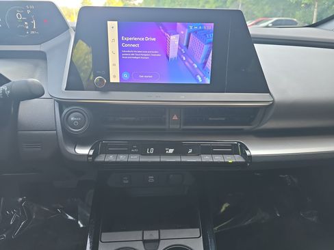 Used 2024 Toyota Prius LE FWD image 19
