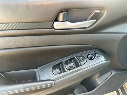 Used 2024 Nissan Altima 2.5 SV image 13