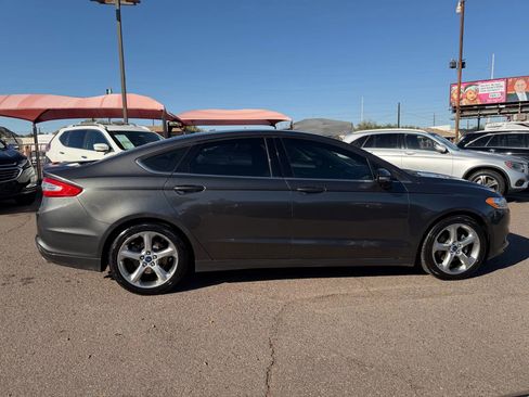 Used 2015 Ford Fusion SE w/ Equipment Group 201A image 4