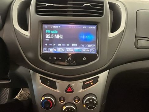 Used 2016 Chevrolet Trax LT FWD image 24