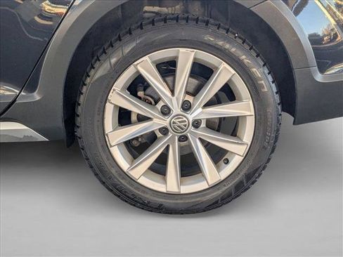 Used 2019 Volkswagen Golf Alltrack SE image 23