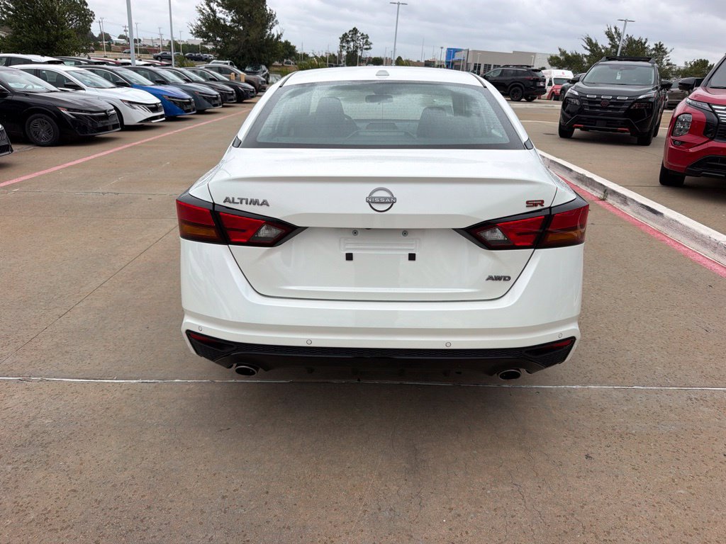 Used 2025 Nissan Altima 2.5 SR AWD/4WD image 4