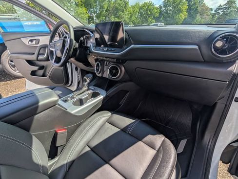Used 2024 Chevrolet Blazer LT AWD/4WD image 19