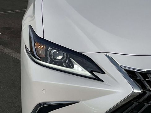 Used 2024 Lexus ES 350 w/ Premium Package image 16