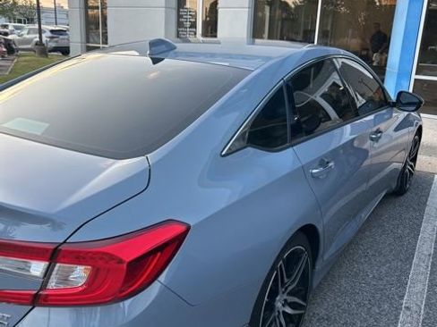 Used 2022 Honda Accord Touring image 3