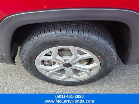 Used 2025 Jeep Compass Latitude AWD/4WD image 8