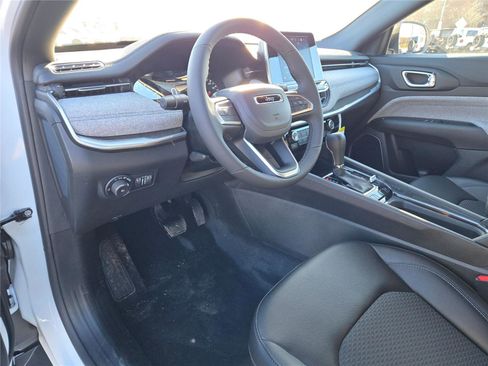 New 2026 Jeep Compass Latitude image 23