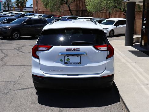 Used 2022 GMC Terrain SLE w/ Driver Convenience Package FWD image 10