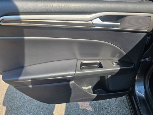 Used 2019 Ford Fusion SEL FWD image 21
