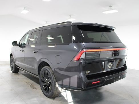 New 2026 Lincoln Navigator L Reserve w/ Jet Appearance Package image 6