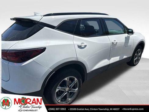 Used 2023 Chevrolet Blazer LT w/ Convenience Package FWD image 3