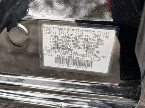 Used 2025 Nissan Versa SV image 23