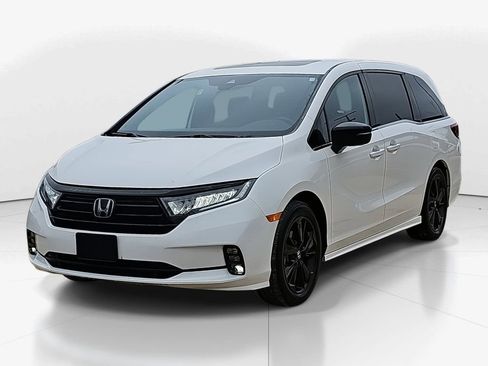 Used 2023 Honda Odyssey Sport image 3