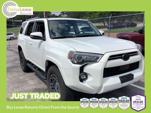 Used 2022 Toyota 4Runner SR5 Premium w/ Moonroof Package AWD/4WD image 1