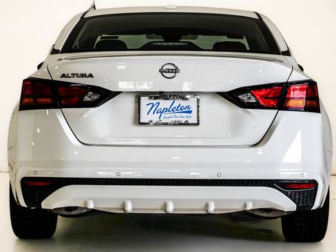 Used 2025 Nissan Altima 2.5 SV FWD image 7