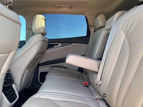 Used 2020 Lincoln Nautilus Reserve image 23