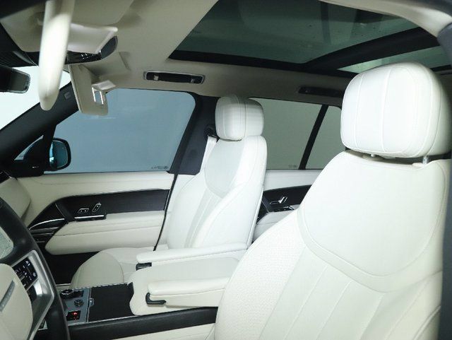 Certified 2023 Land Rover Range Rover SE AWD/4WD image 18