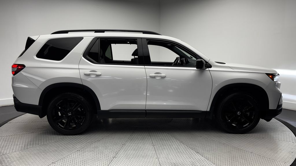 Certified 2025 Honda Pilot Black Edition image 49