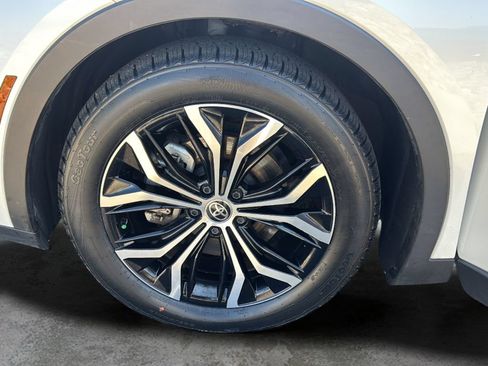 Used 2023 Toyota Crown AWD/4WD image 45