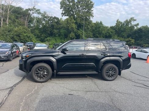 Used 2026 Toyota 4Runner SR5 AWD/4WD image 2