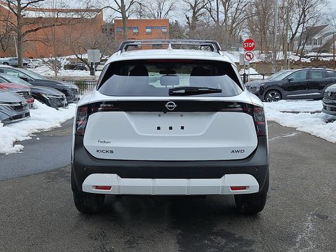 Certified 2025 Nissan Kicks SV w/ SV Premium Package image 5