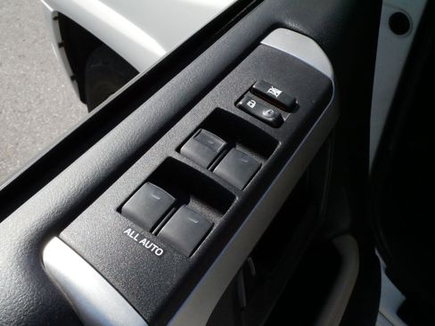 Used 2012 Toyota 4Runner Limited AWD/4WD image 19