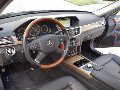 Used 2011 Mercedes-Benz E 350 4MATIC Sedan image 41