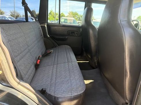 Used 2001 Jeep Cherokee Sport AWD/4WD image 22