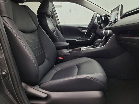 Used 2021 Toyota RAV4 Limited AWD/4WD image 21