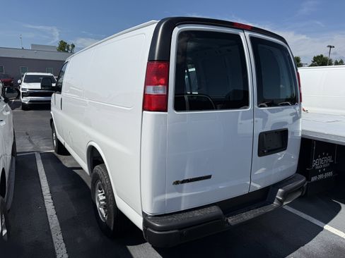 New 2025 Chevrolet Express 3500 w/ Driver Convenience Package RWD image 5